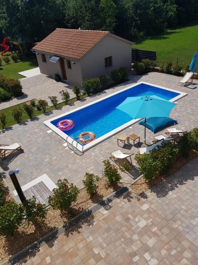 Guest House Flora Pazin Exterior foto