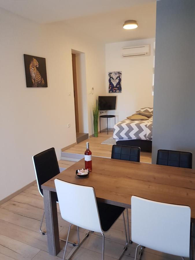 Guest House Flora Pazin Exterior foto
