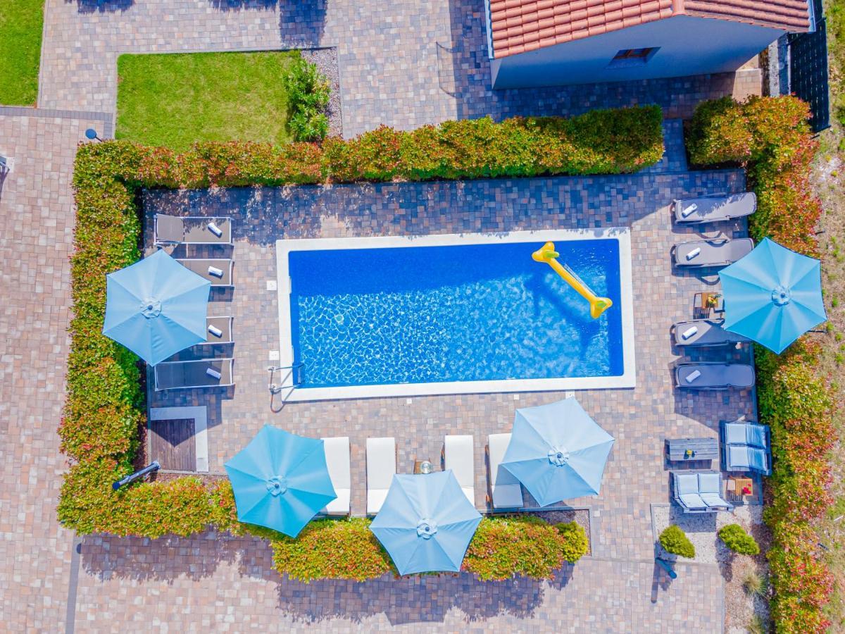 Guest House Flora Pazin Exterior foto