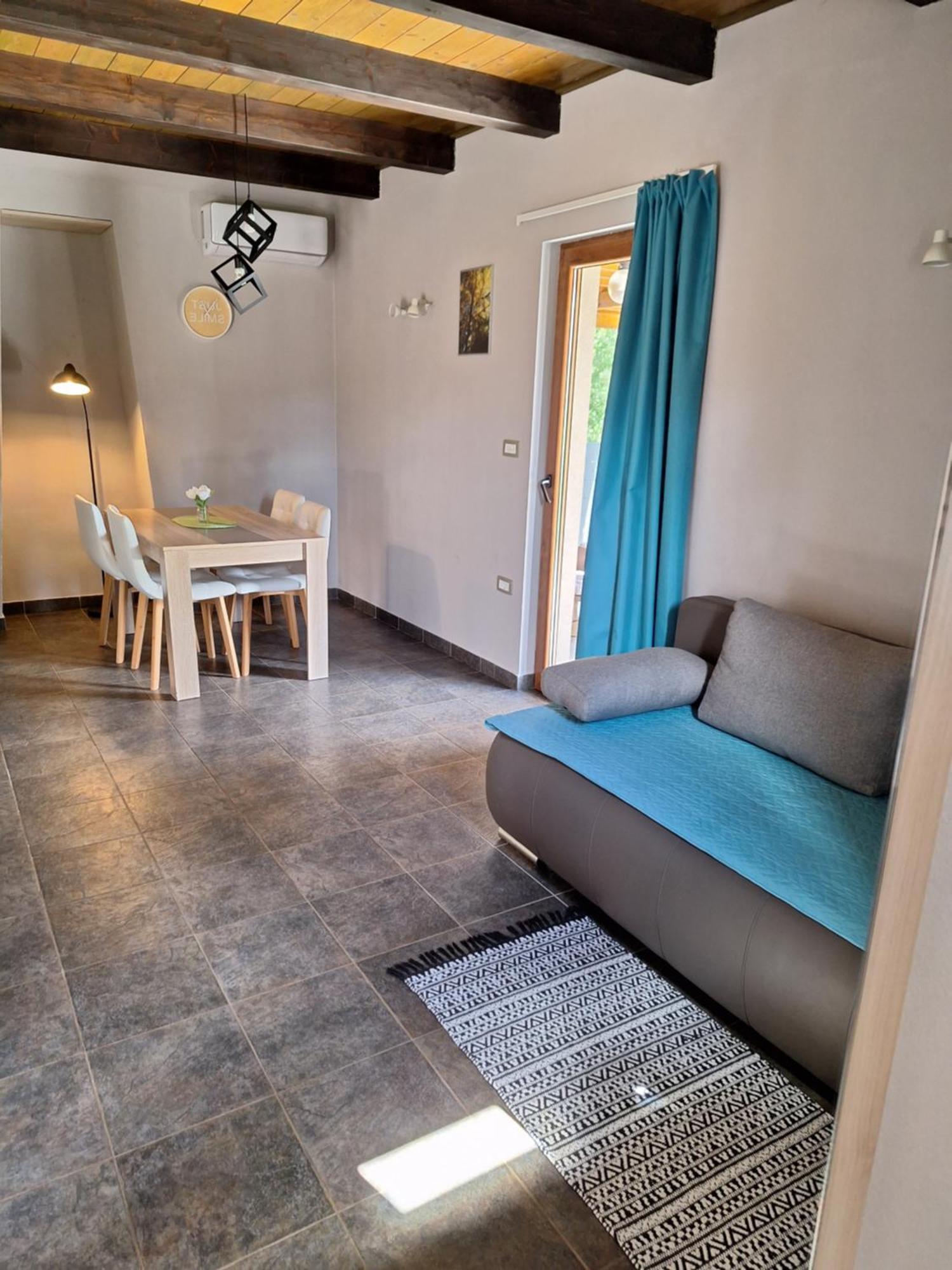 Guest House Flora Pazin Zimmer foto